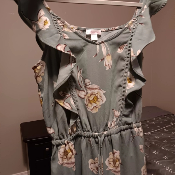 Xhilaration Sage Floral Print Jumpsuit - Picture 4 of 16